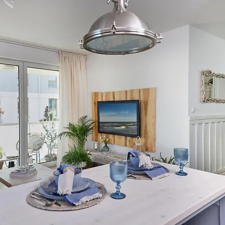 Aqua Przystan 80 - Novum アパート ルミア